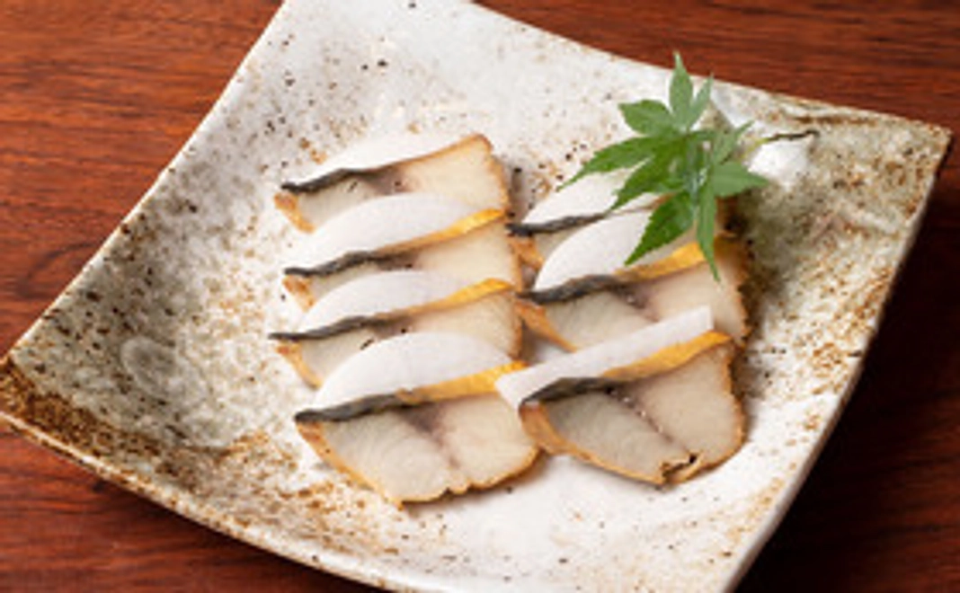 銀座 独楽 特製金華トロ鯖の燻製（8切れ）×2セット