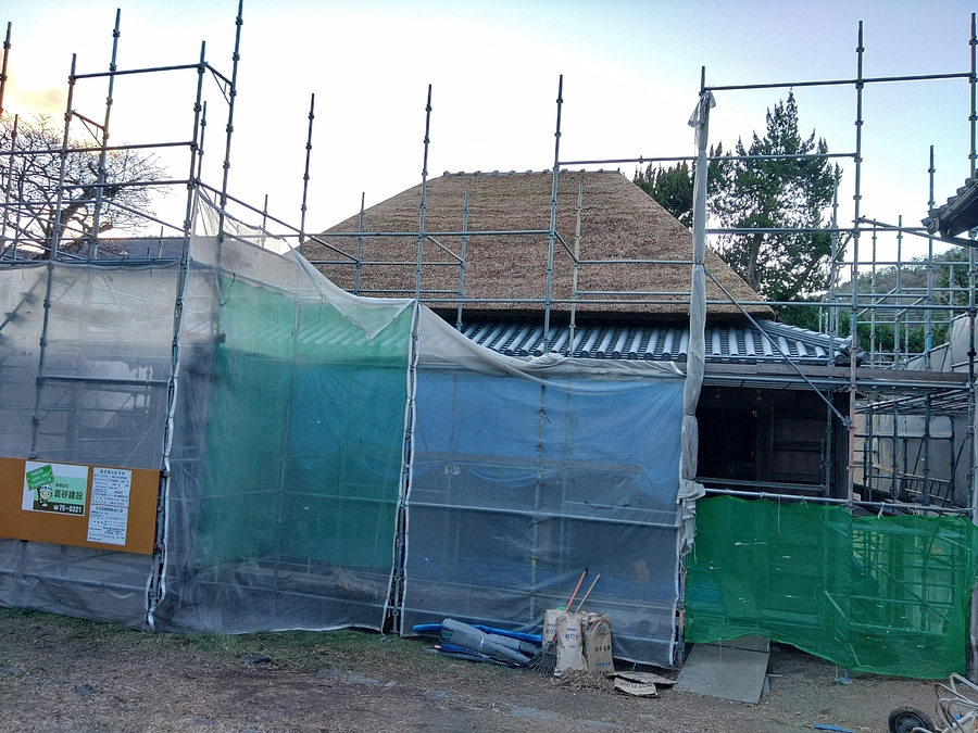 茅葺き屋根が完成しました！