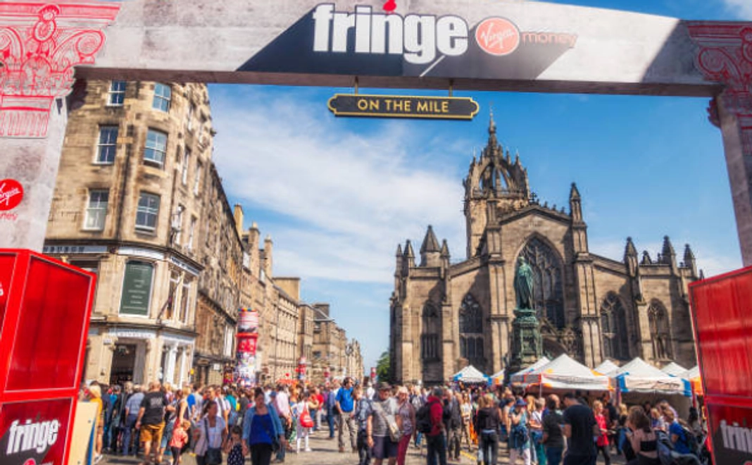 【エディンバラからの感謝のポストカード】（推しの俳優からのコメント入り・消印つき）