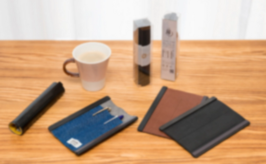 ロールペンケースのデザインを共同開発する権利