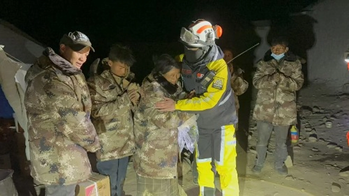 【迫る72時間の壁】捜索レスキュー活動、物資支援を開始