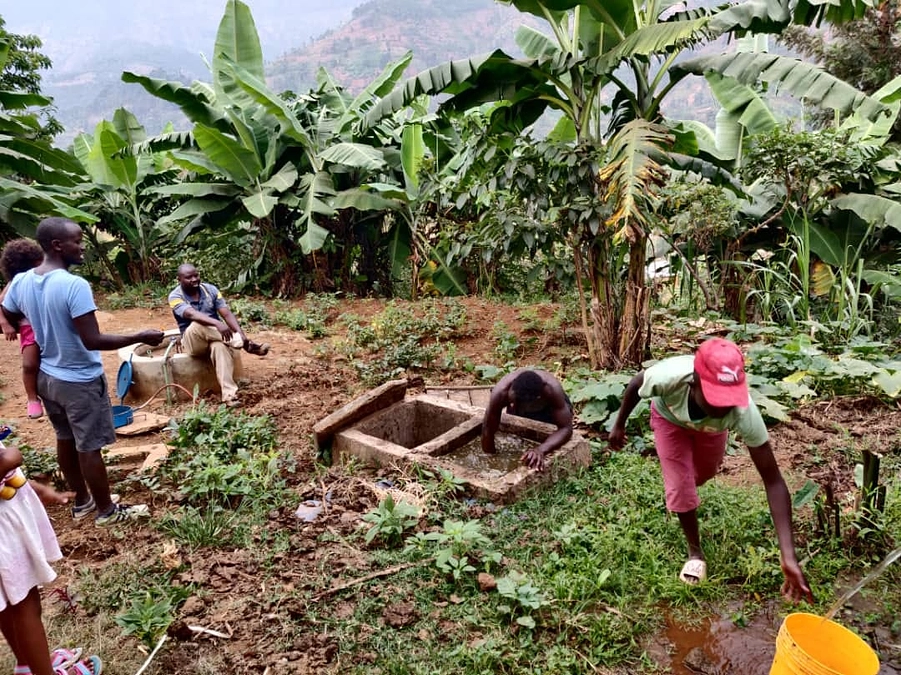 植樹のその後、バイオガスダイジェスターは引き続き試行錯誤