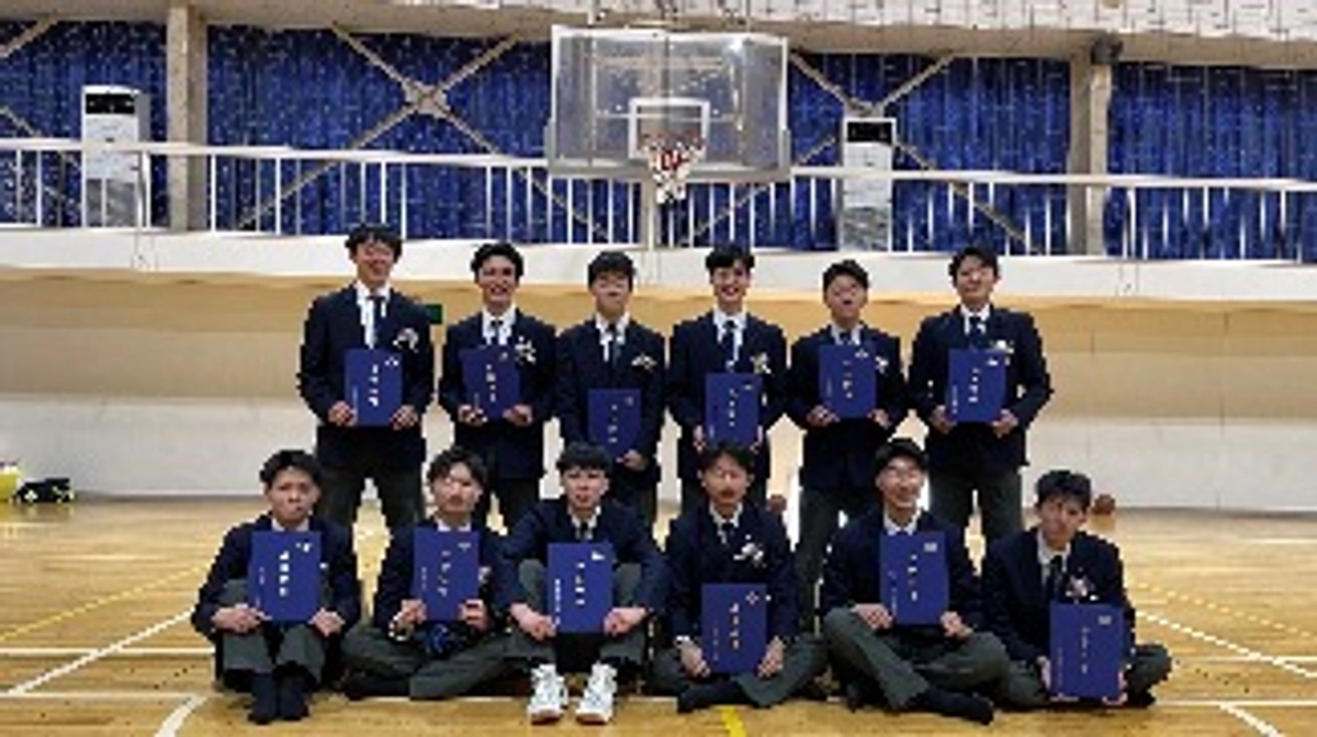三年生12名、卒業しました🎓