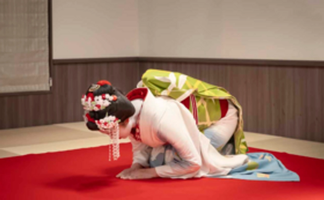 「京都の歩く芸術」舞妓さんの舞を体験＋THE JUNEI HOTEL 京都 未来宿泊券『朝食付き』