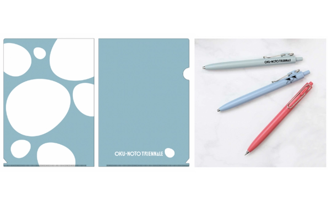 公式グッズ（クリアファイル、ペンなど）