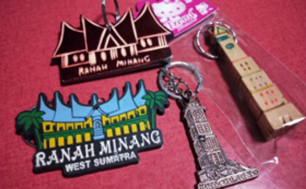 インドネシア現地のキーホルダーをお届けします!