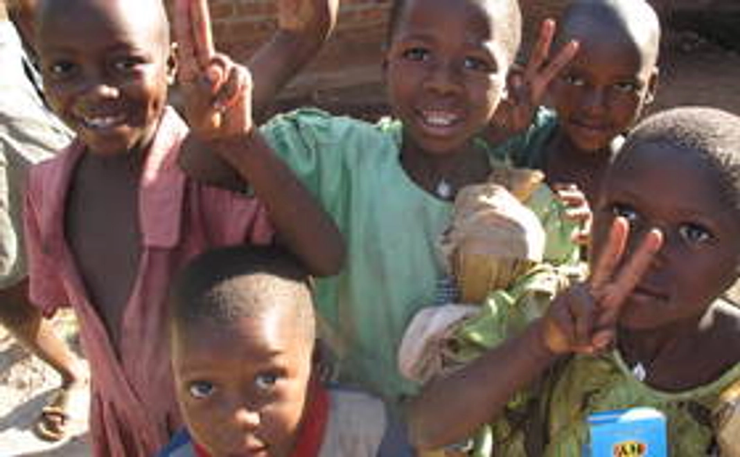 【ブコメロ地区からサンクスレター＆ウガンダ共和国の農園で丹念に栽培、収穫されたコーヒー】