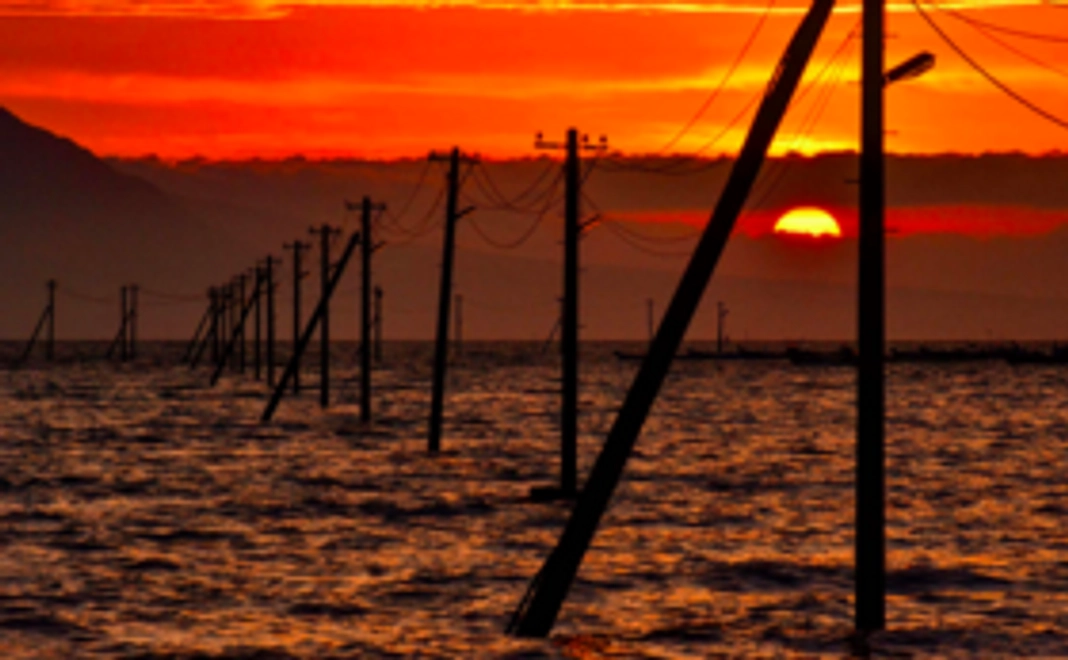 ファンが撮った美しい長部田海床路の写真入りポストカード(10枚組)