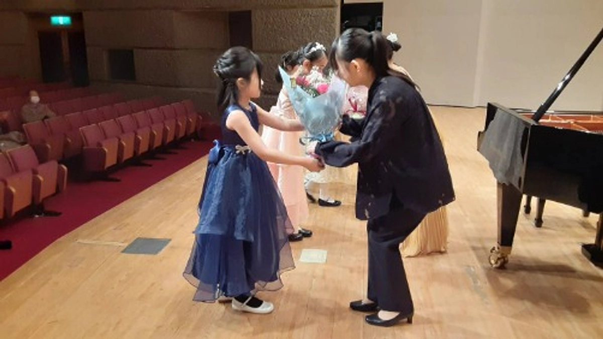 鈴木愛美さんが諏訪支部でゲスト演奏♪