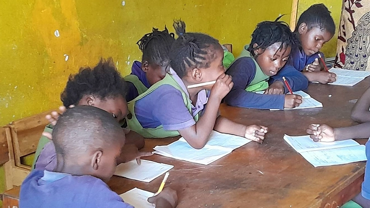 干ばつ被害により来年度の開校が危うい｜アフリカのスラムで生きる孤児