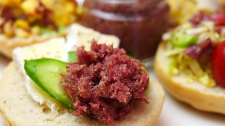 三ヶ日牛で丁寧に職人がつくったこだわりのプレミアムコンビーフ