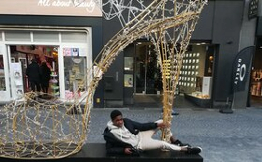 感謝のメール + ベルギー等、訪れた国の写真を2枚。