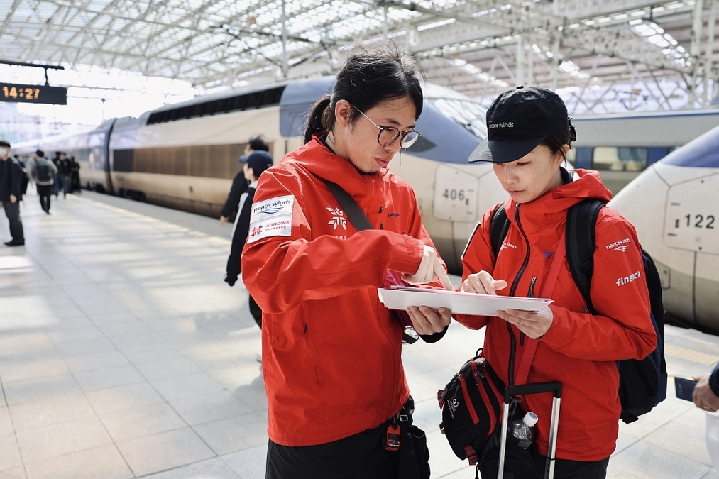 「自治体も混乱している」緊急支援チームが韓国に到着