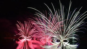 幻想的な水中花火が復活！　勝北サマーフェスティバルIN塩手2024 のトップ画像