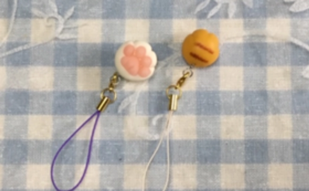 にゃんこのしっぽ♪オリジナルちび猫肉球ストラップ　１個