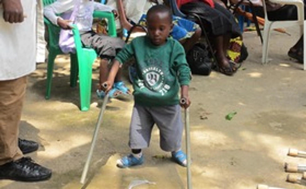 2000円杖２本コース（お茶とケーキ代一回の節約で支援）