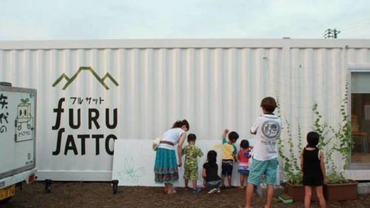 新潟県内のうまいものが楽しめるコンテナ屋台を上越妙高駅前に！