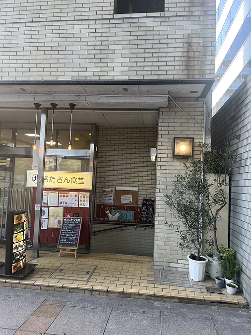 物件入口　地下一階