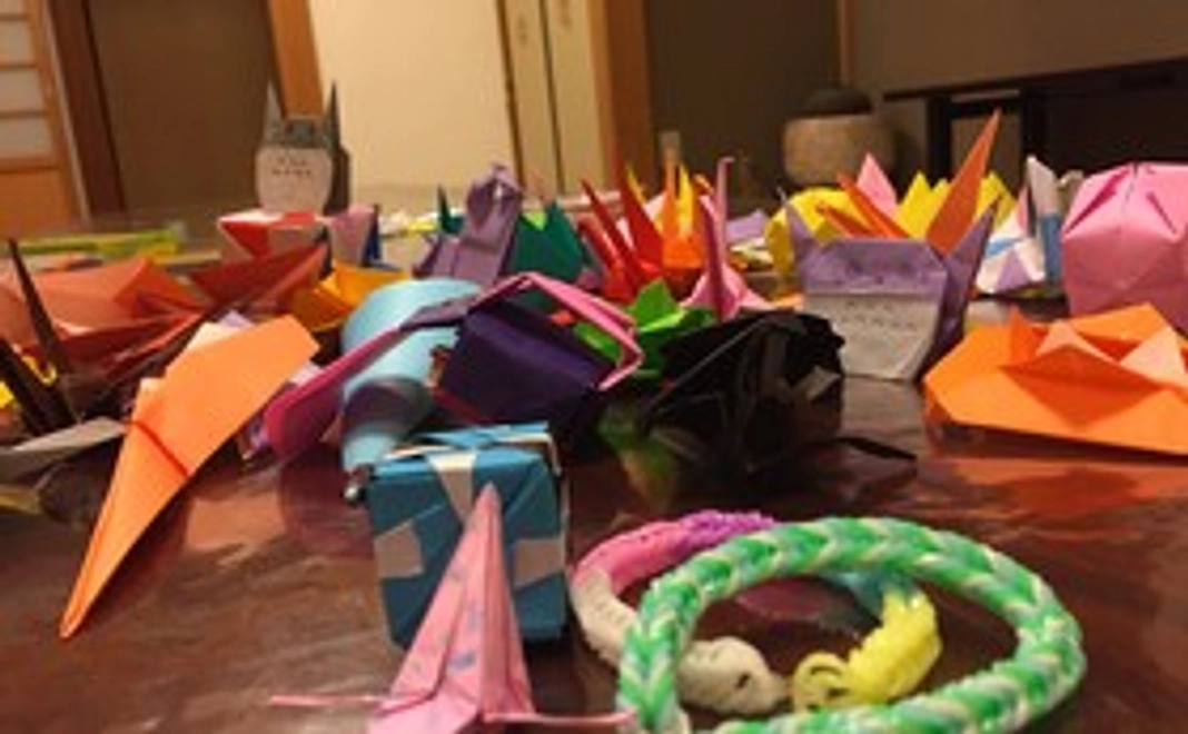 ステッカーとサンクスメール、子供達のつくった折り紙