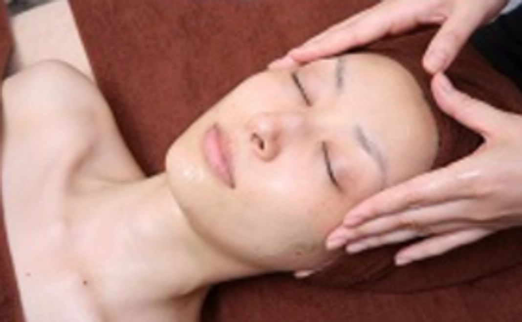 【真からの美を！】肌再生ハーブ美容液とフェイシャルコースご招待！