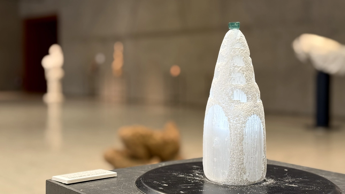 「触れる」との関わり：作品に込める物語