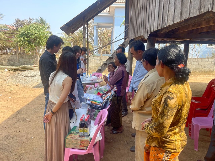 お若いカンボジアの方からのボンクナーエリアへのサポート