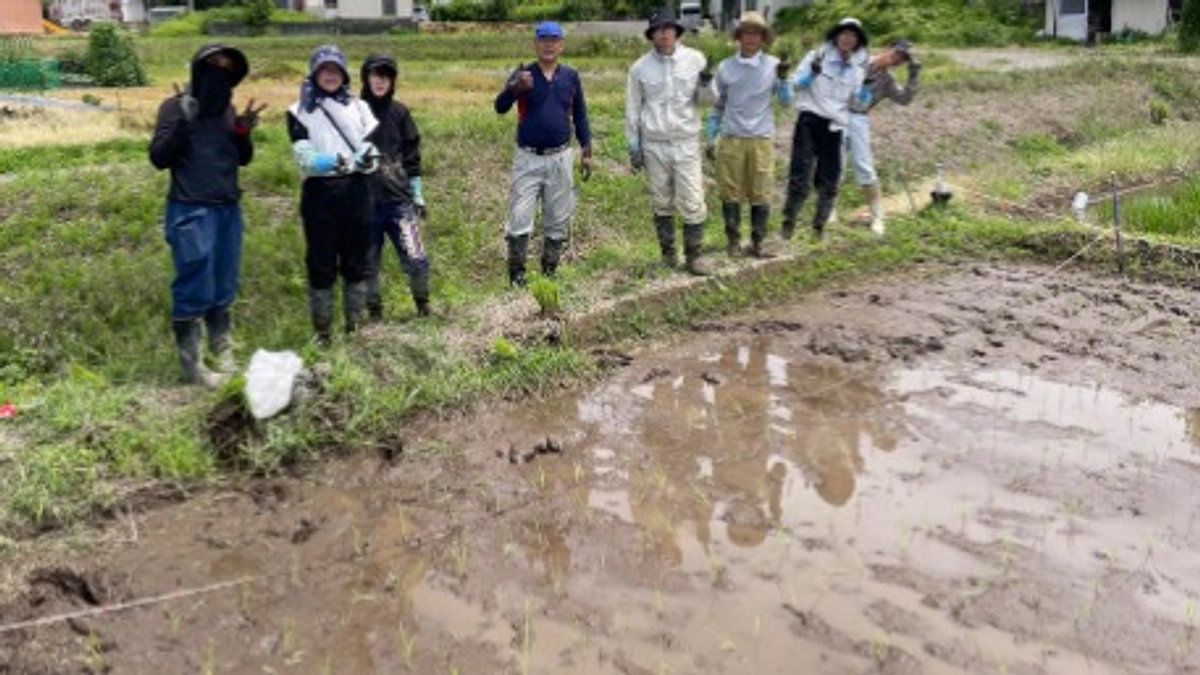 すよし農事様と田植えをしました！