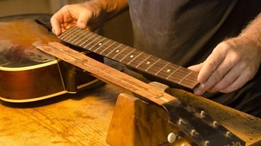 ギタークラフト・リペアの職人になるために専門学校で学びたい のトップ画像
