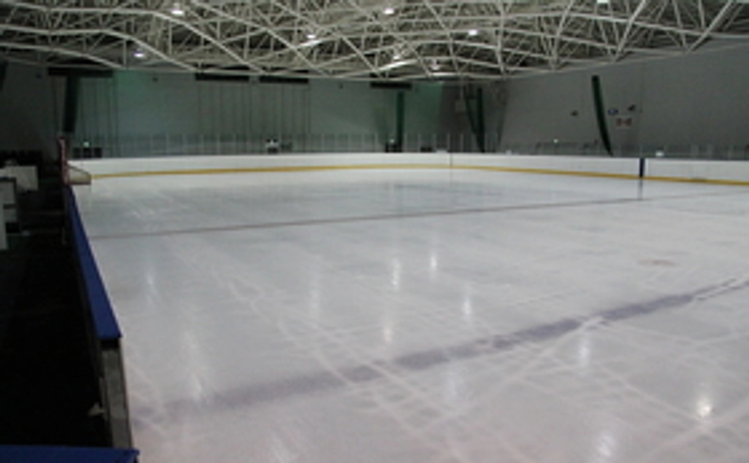 スケートリンク設立資金積立へ