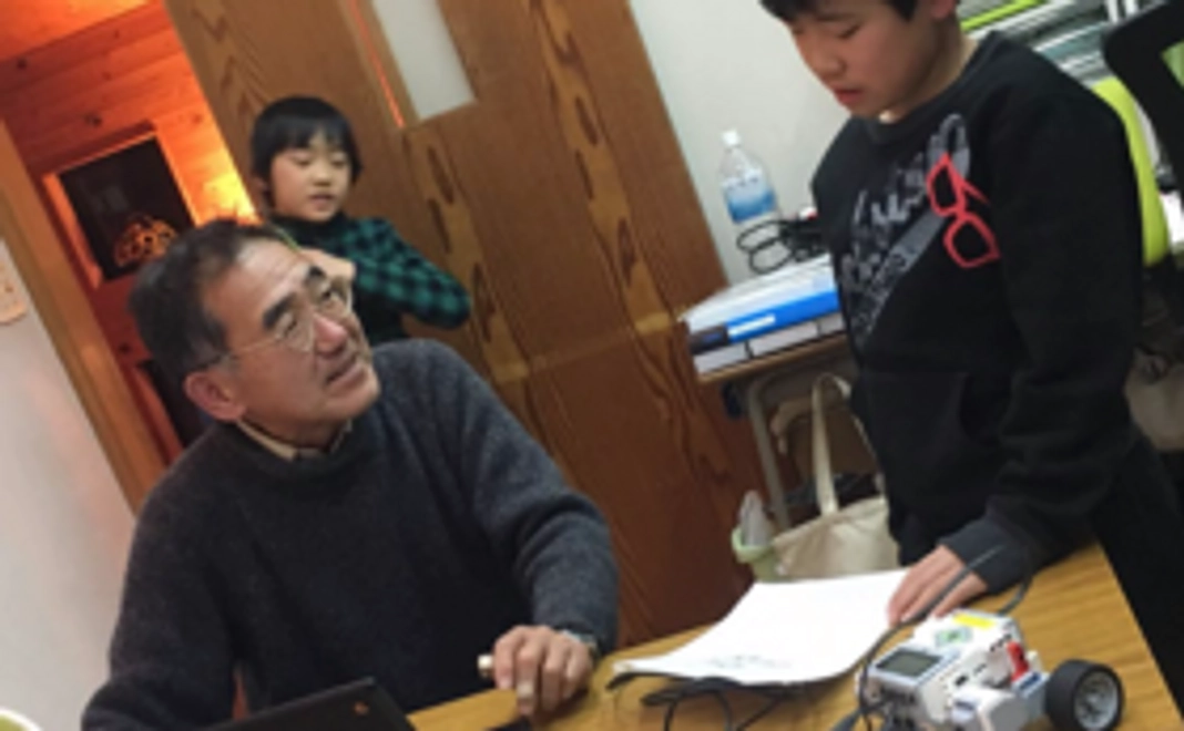 【子どもたちがプログラミング】ロボライターで書いた感謝状