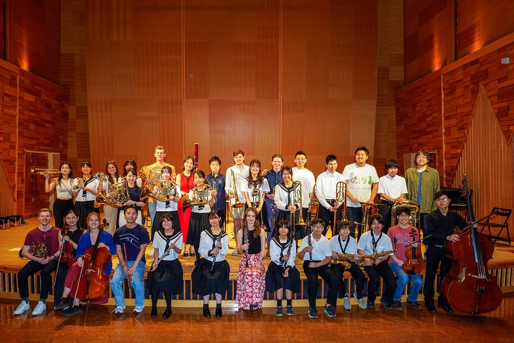 アカデミー生と子どもたちの交流