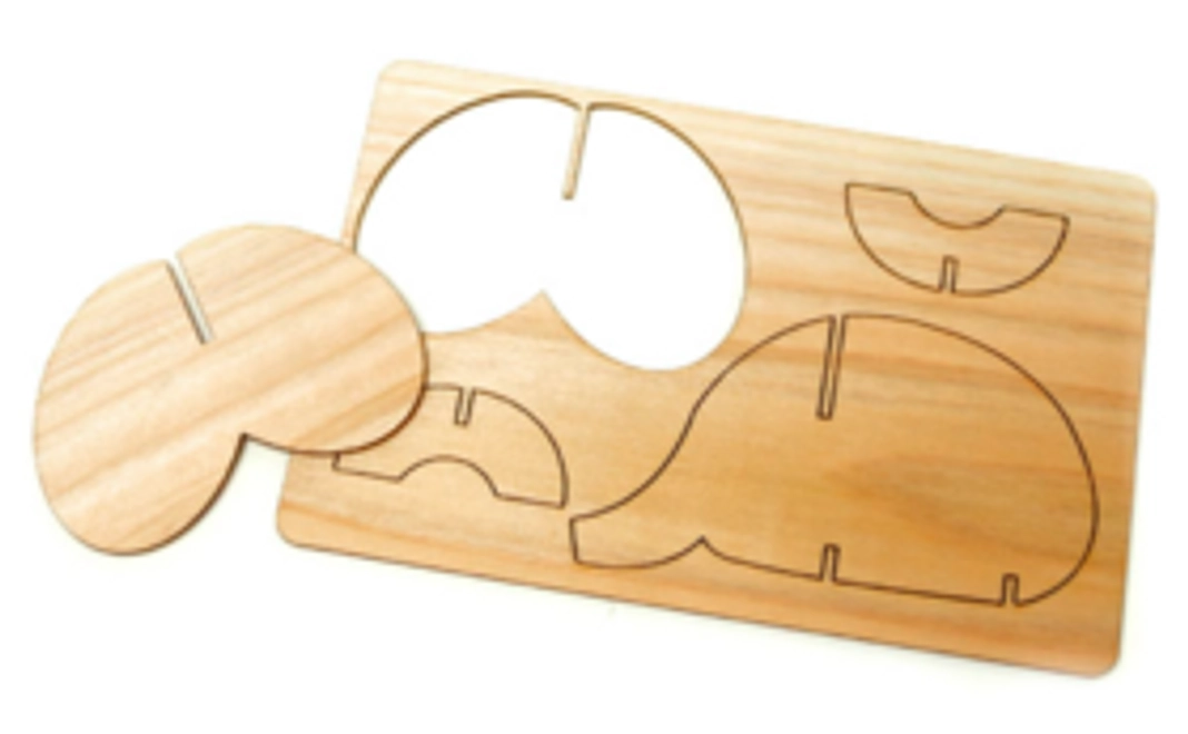 プレイポートロゴ入り・国産杉の間伐材を使ったプレイプレートに感謝の手紙を添えて。