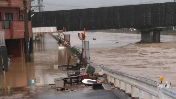 台風15号の被害により機材が水没。カメラマンとして再帰の為に。