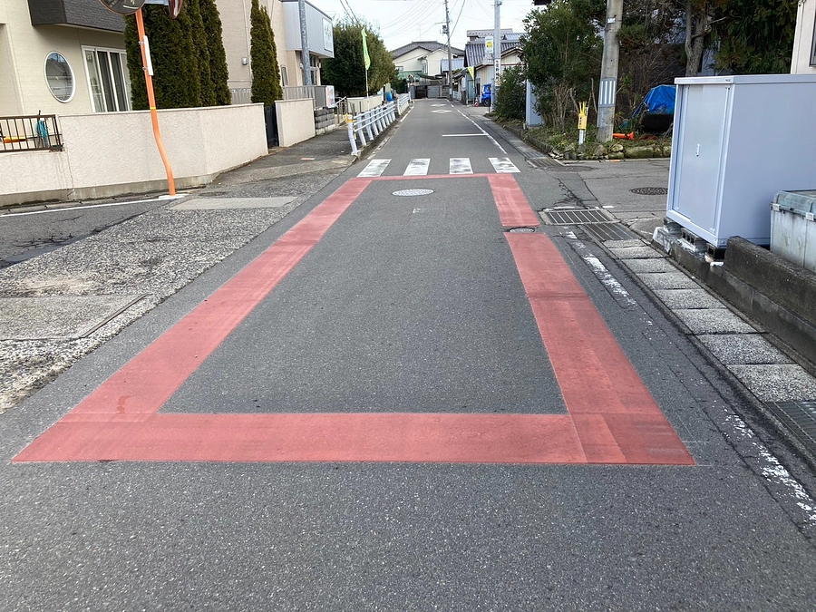 3.県道155号線宮町交差点カラー舗装の実施