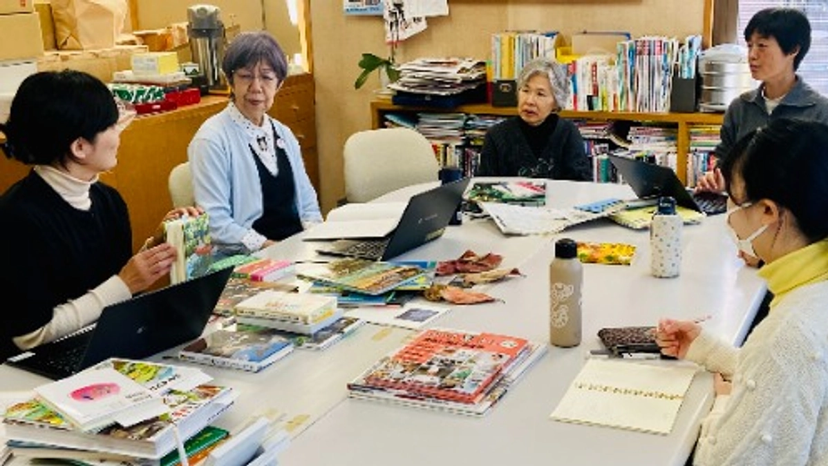 選書会議「本の会」の様子