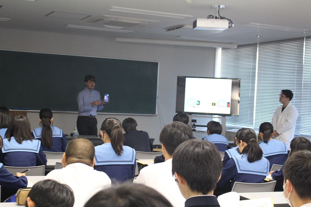 体験型授業「ディスプレイの仕組みに触れてみよう」を行いました！