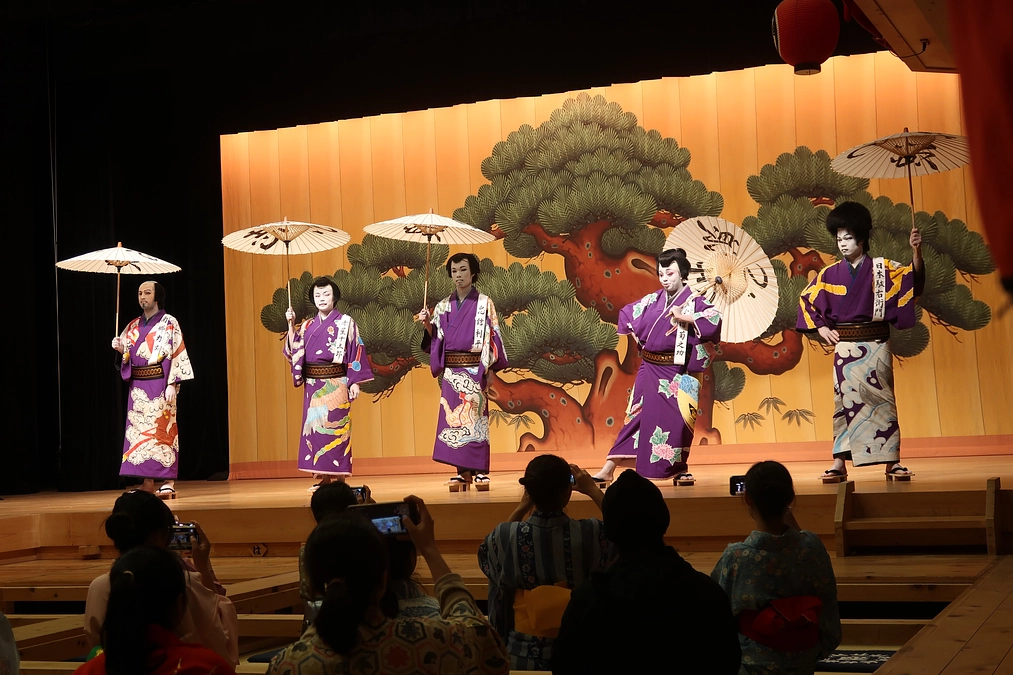 おでかけサロンで歌舞伎体験を行ないました。