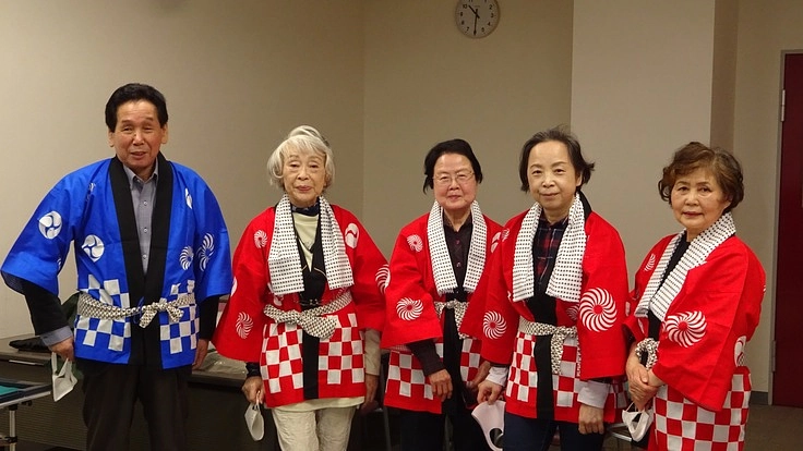 元気を届けにあなたの町に来ます。シニア女性軍団が健康麻雀お土産に！
