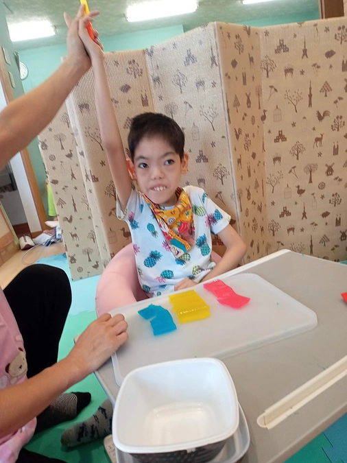 カラフルな寒天であそびました