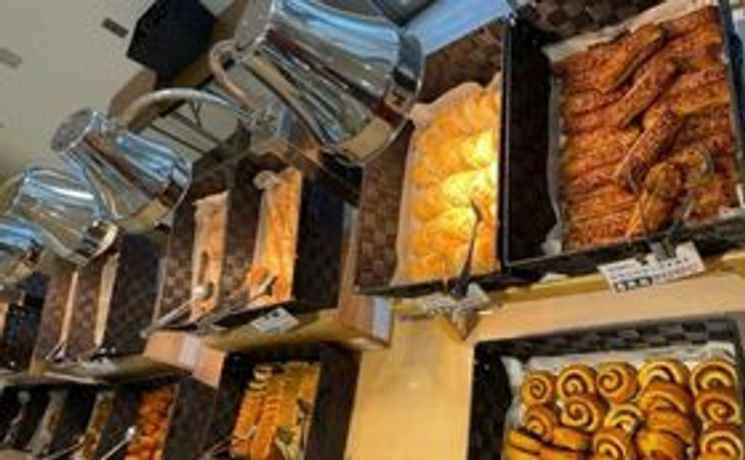 ご支援ありがとうございました。感謝のメールと特典対象の当店の商品とシルバーパスポートをお贈りします。