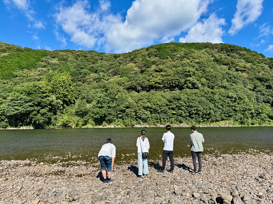学生らと現場視察に行きました。