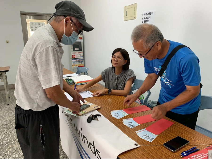 【台湾花蓮地震】1,000世帯に商品券を配布。解体された「天王星ビル」の元住人も支援