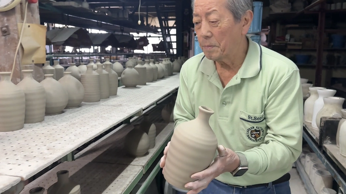 返礼品「陶器ボトル」の製作も始まりました！！