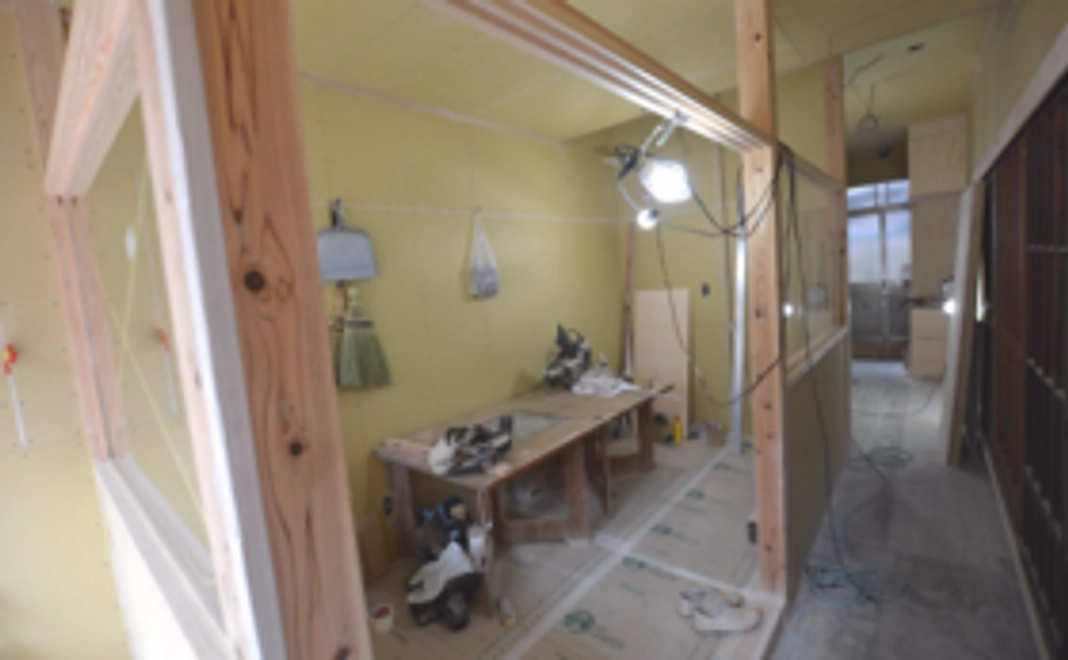 Things.YANAKA 珪藻土塗体験ワークショップ