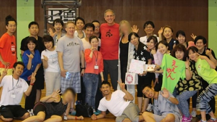 子供たちに夢を！伝説のNBA選手とチャリティバスケイベント開催