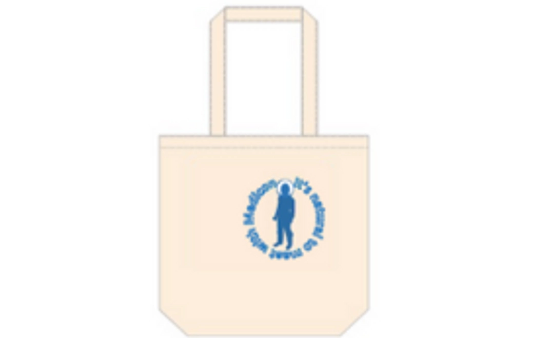 活動報告書とエコバッグ