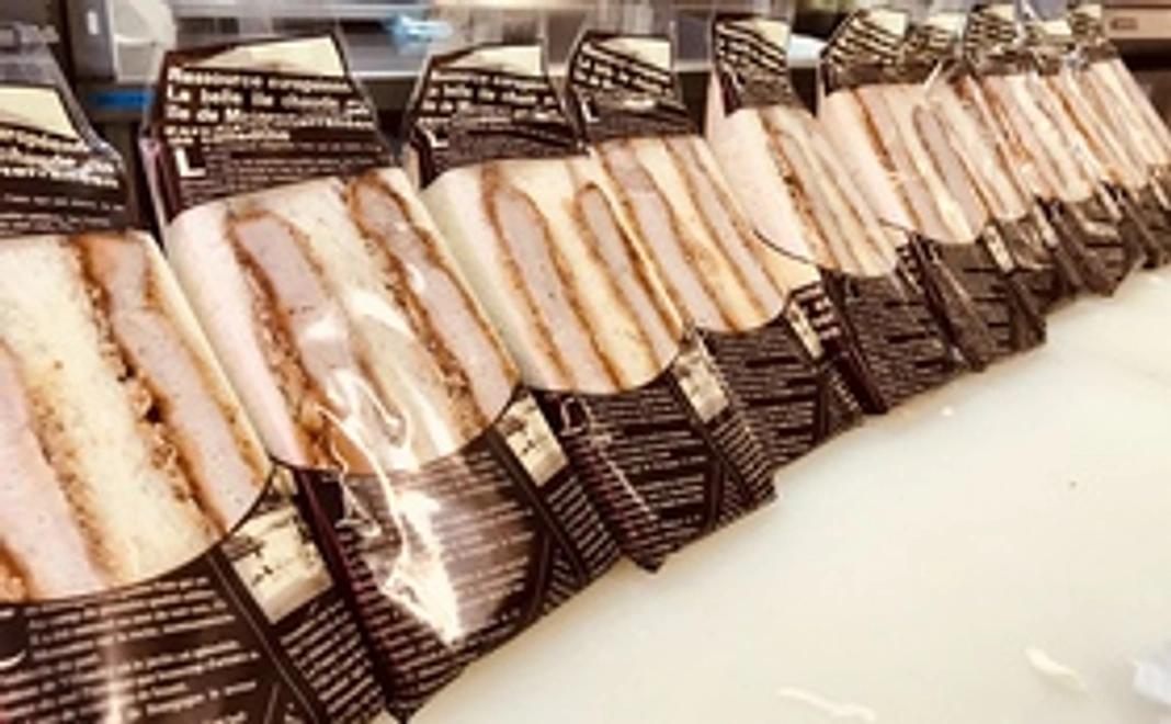 お好きな「テークアウト用サンドイッチ」が１０個もらえる回数券