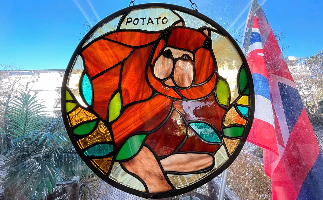 Capybara Stained Glass Decor Miss Potatoステンドグラス ポテトちゃん(20cm)