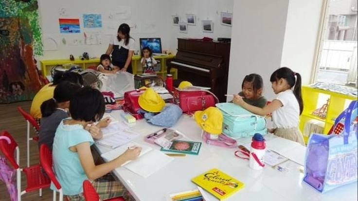 アートで輝く未来!子どもの居場所 「ヒーロー研究室」