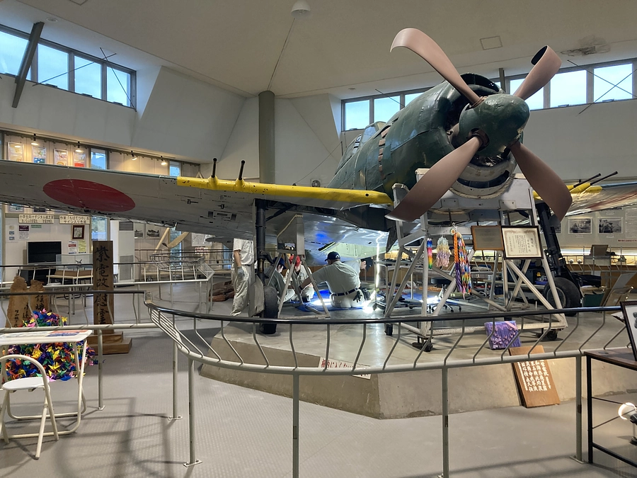 紫電改移設に向けて機体の補強を実施しています。